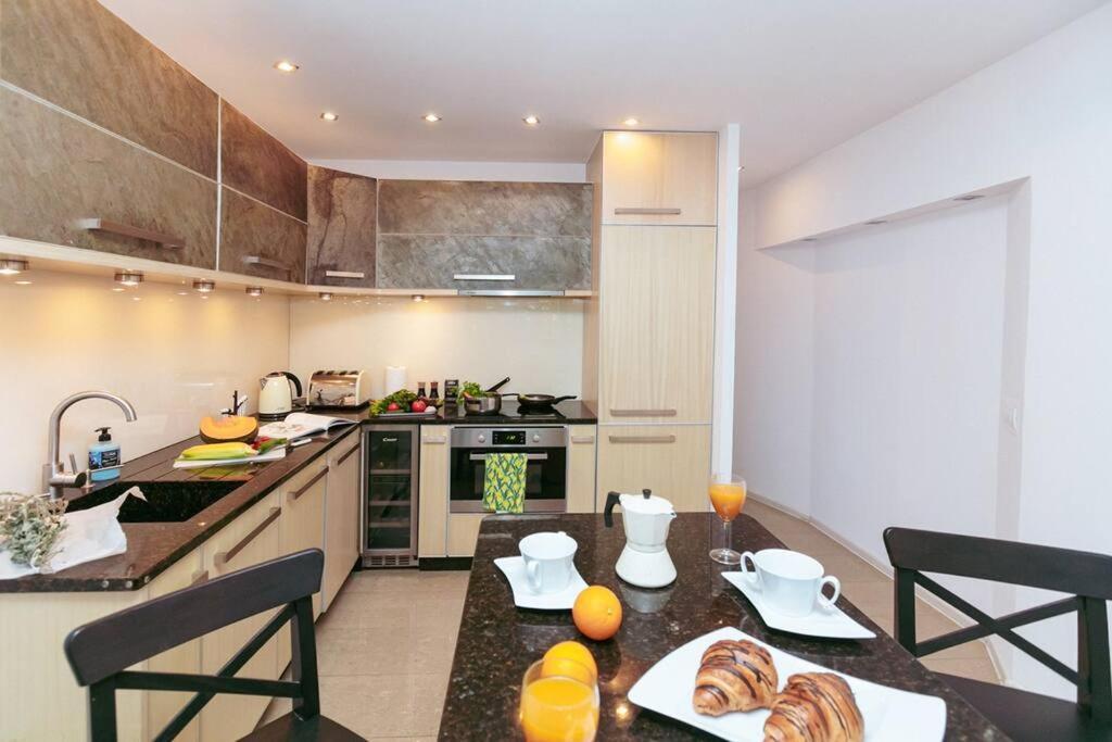 Apartment In The Heart Of Warsaw! Buitenkant foto