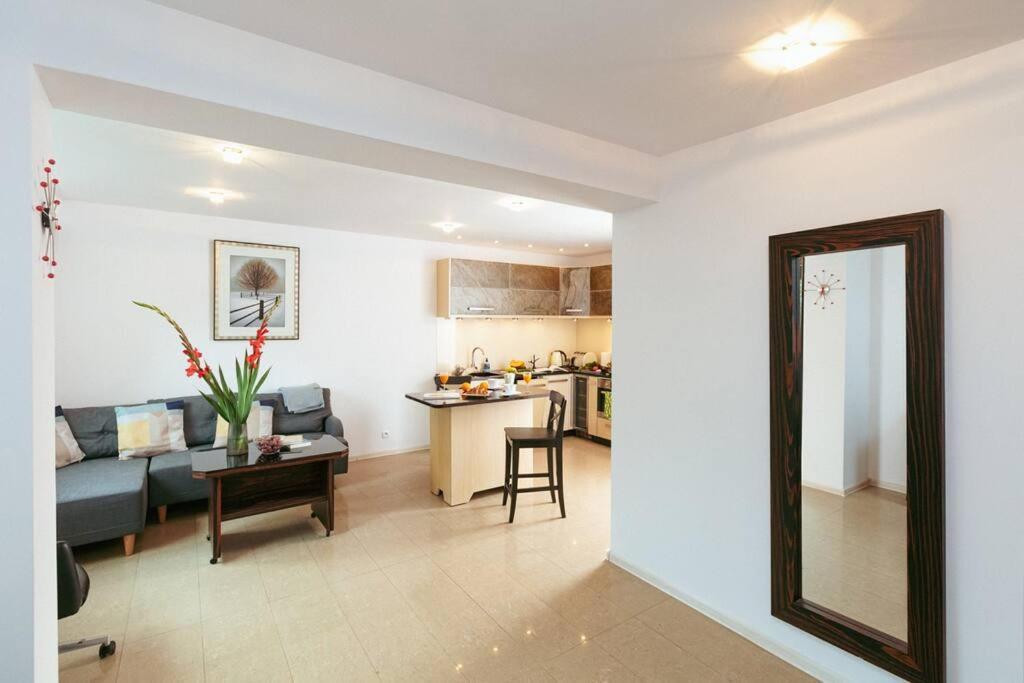 Apartment In The Heart Of Warsaw! Buitenkant foto
