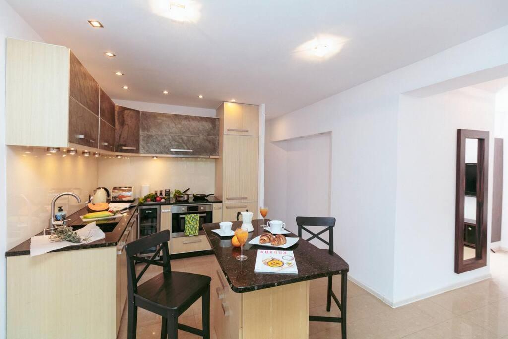 Apartment In The Heart Of Warsaw! Buitenkant foto