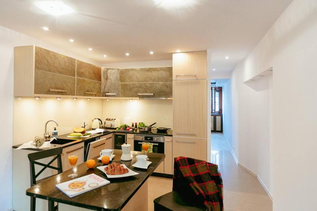 Apartment In The Heart Of Warsaw! Buitenkant foto