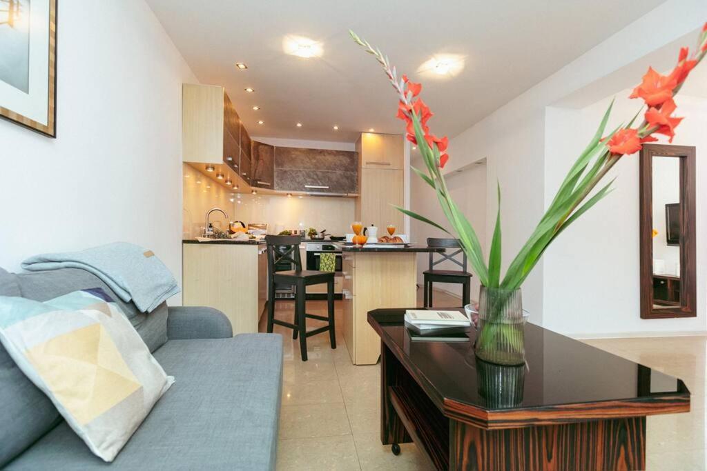 Apartment In The Heart Of Warsaw! Buitenkant foto